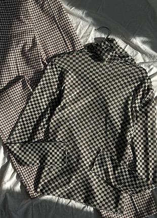 Лонгслив водолазка в сеточку topshop
