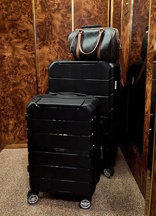 Найкращі валізи з пластику поліпропілену польського бренду