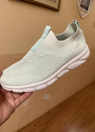 Жіночі макасини