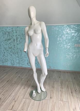 Манекен безликий, торговый