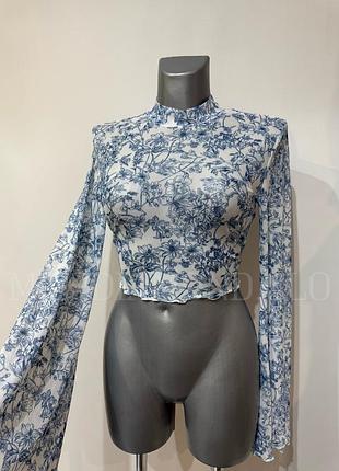 Блуза с рукавами клеш