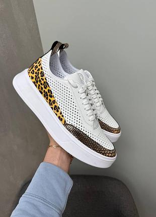 Комбіновані жіночі кросівки