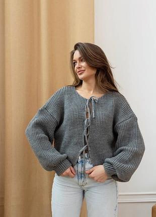 Женский вязаный кардиган с объемными рукавами с завязками бантиками с бантиками темно-серый графит из шерсти и акрила шерстяной