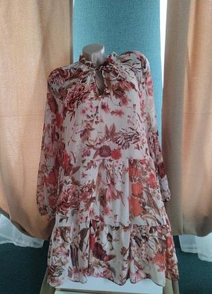 Жіноча сукня вільного крою в квітковий принт