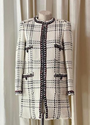 Шикарне жіноче пальто букле zara