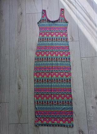 Меди платье в орнамент