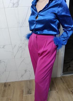 Очень эффектные брюки, качественная ткань и отличный отшив.46-50 размер. состояние новой вещи.