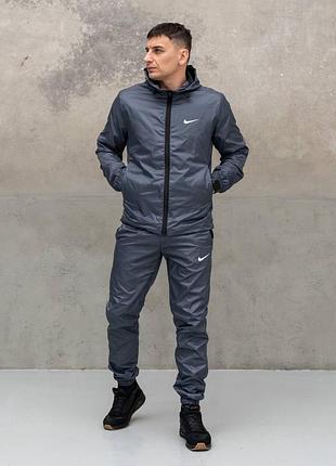 Демисезонный спортивный весенний костюм из плащёвки ветровка и брюки