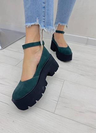 Туфли на массивной подошве темно зелени