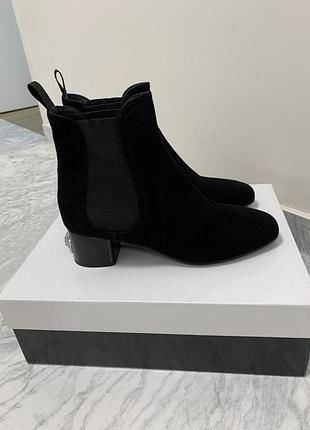 Нові чорні замшеві ботильйони roberto festa milano