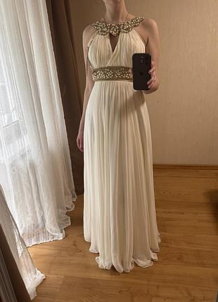 Вишукана сукня на будь-яке свято