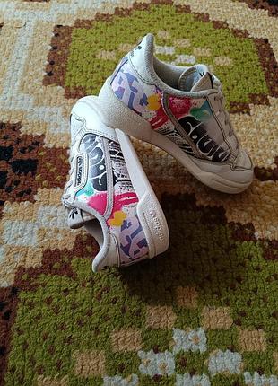 Продам кросівки adidas