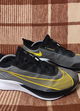 Оригинальные кроссовки Оригінальна майка для тренувань nike