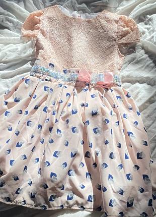 Праздничное пышное платье для девочки 7-8 лет (рост 122 см) с фатином, бантом и короткими рукавами - идеальный выбор для торжественных событий.