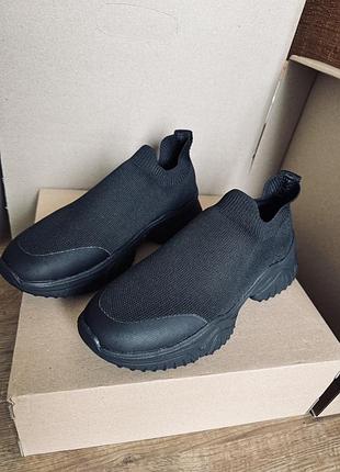 Кросівки жіночі reserved, 37, чорні, нові