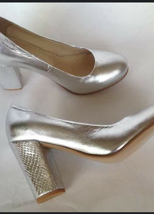Шикарні срібні туфельки  р.41