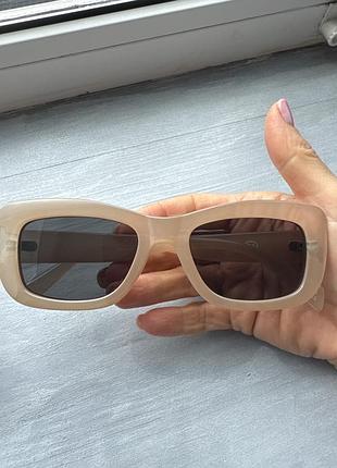 Очки бежевые
