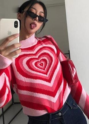 Актуальний светр з серденьком 💓