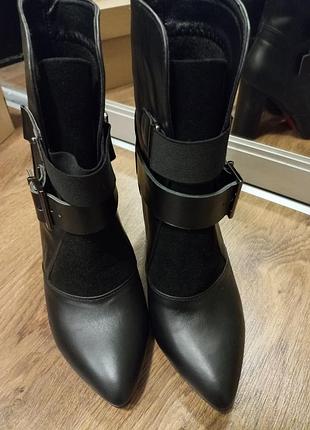 Ботинки осень весна 38р черные