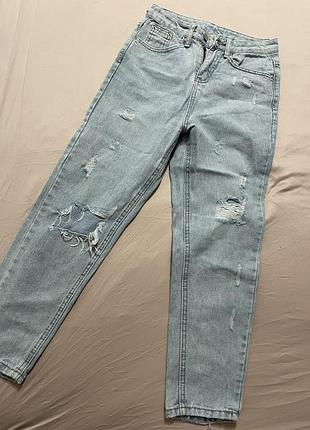 Джинси мом світлого кольору
