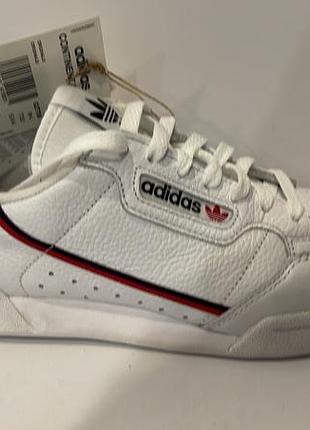 Adidas кросівки