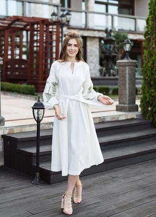 Женское вышитое платье магдалена