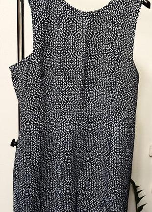 Франція. сукня-сарафан цікавого фасону.