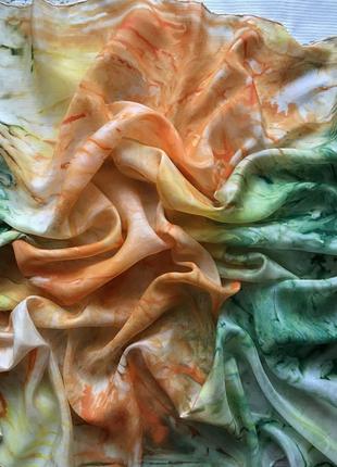 Яркий платок из натурального шелка в стиле art