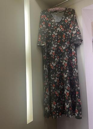Весеннее актуальное платье цветочный принт