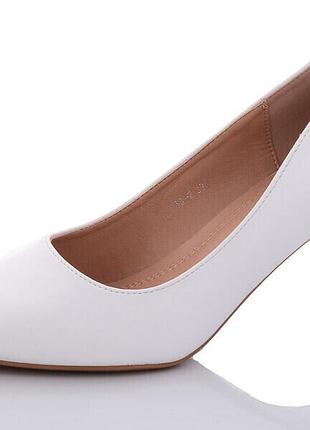 Весільні туфлі bashili.