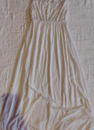 Белое платье