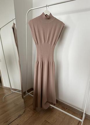 Платье zara телесного цвета