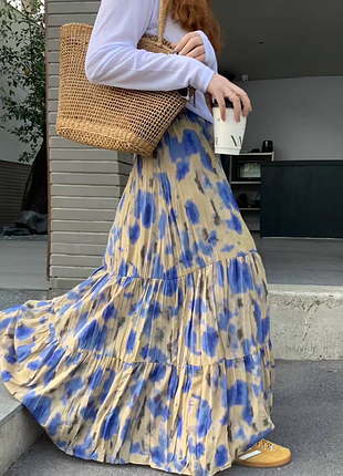 Длинная богемная ярусная женская юбка в стиле тай-дай в сине-бежевых тонах