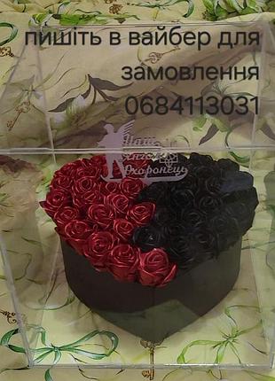 Троянди з атласної стрічки