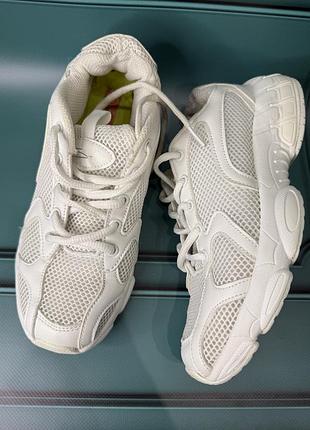 Жіночі кросівки білого кольору текстиль,сітка