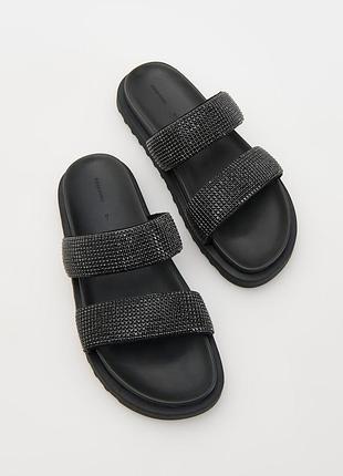 Женские шлепанцы reserved