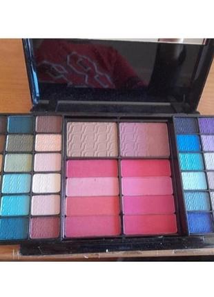 Набір декоративнох косметики , для make up. .markwins international. the color workshoos.