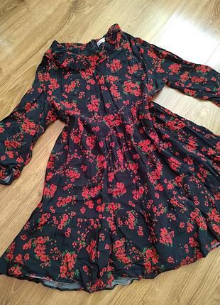 Платье в цветочек свободного кроя