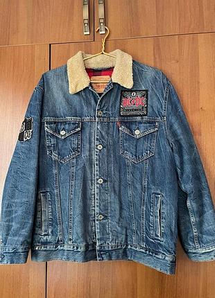 Джинсовая куртка levi's (джинсовка), рок мерч ac/dc
