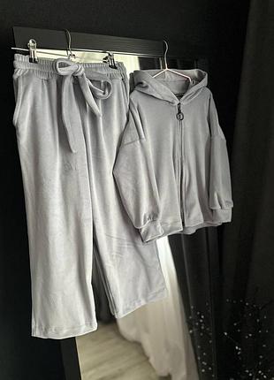 Повсякденний велюровий костюм для дівчинки