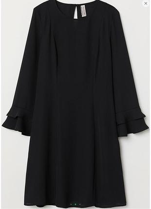 Брендове плаття з оборками на рукавах divided by h&m етикетка