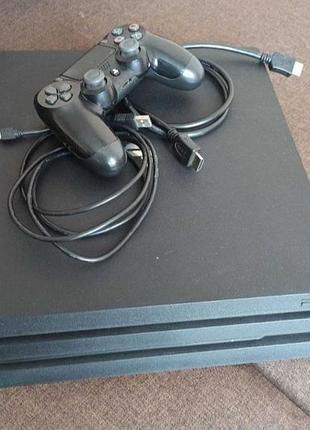 Консоль sony playstatioin4 pro + 2 аккаунта и диск с игрой и постером-картой из rdr