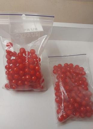 Намистини червоні пластик