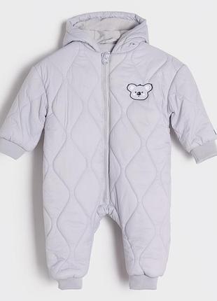 Демисезонный комбинезон для малыша