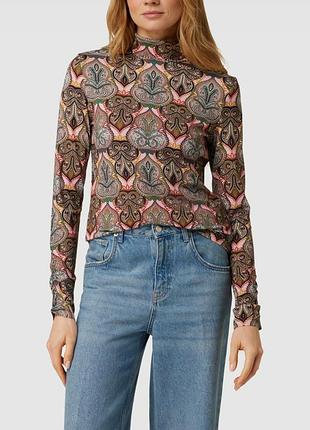 Водолазка з принтом.