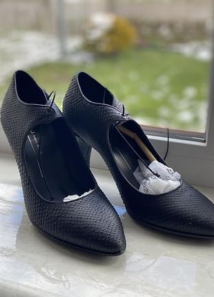 Туфлі мері  джейн