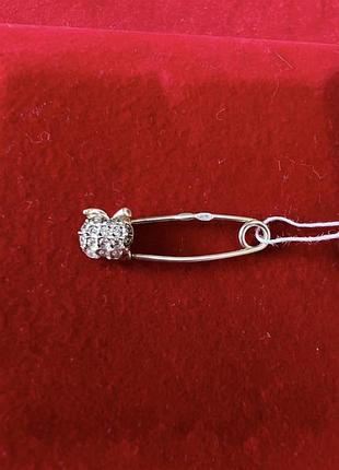 Серебряная заколка яблоко с фианитами.