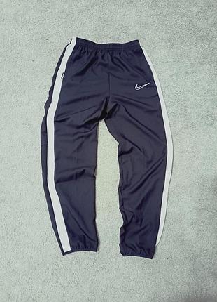 Спортивные штаны nike