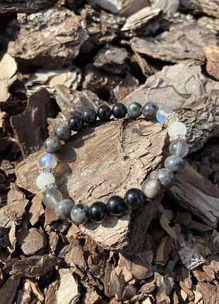 Браслет из натуральных камней лабрадор, оникс обсидиан, лунный камень, лабродит