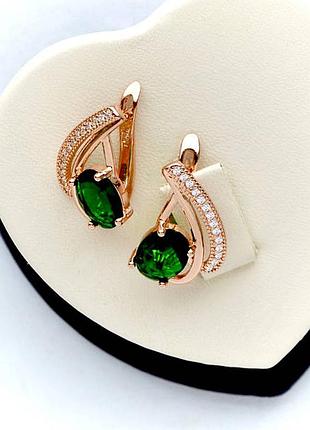 Позолочені сережки зелені камені медичне золото позолоченные серьги зелёные камни медзолото